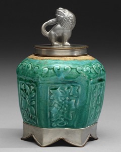 Urna med lock 1928
Design Estrid Ericson
Dekor Anna Petrus
